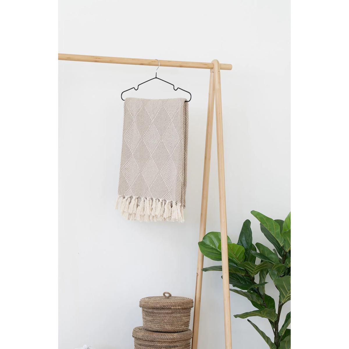 product/h/o/house-nordic_3960922_taupe_3.jpg