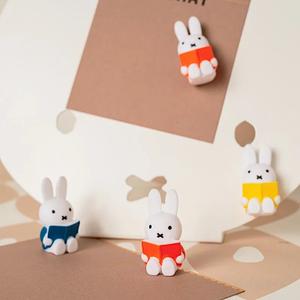 apmnrmagnet-magnet-ap-junior-miffy-livre-x4-blanc-jaune-rouge-bleu-tu