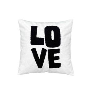015842-coussin-influence-opjet-love-blanc-noir-40x40-cm