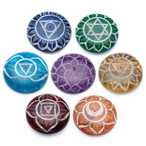 sob18-porte-encens-attrape-cendre-galet-pierre-stealite-sculptee-puckator-chakra-multicolore-2-5x6x6-cm